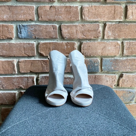 Le Chateau Luxe Peep-Toe Heels - Picture 5 of 8